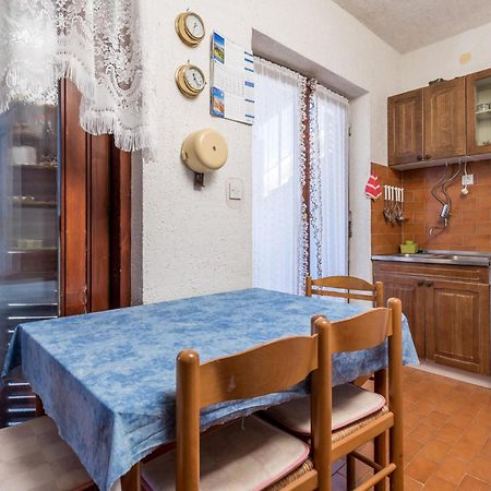 2 Bedroom Nice Apartment In יבלנץ מראה חיצוני תמונה