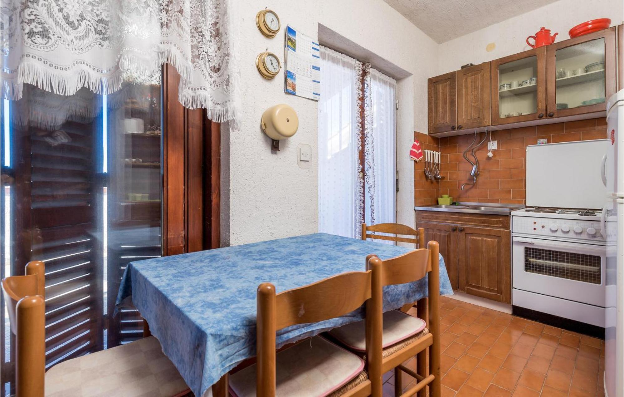 2 Bedroom Nice Apartment In יבלנץ מראה חיצוני תמונה