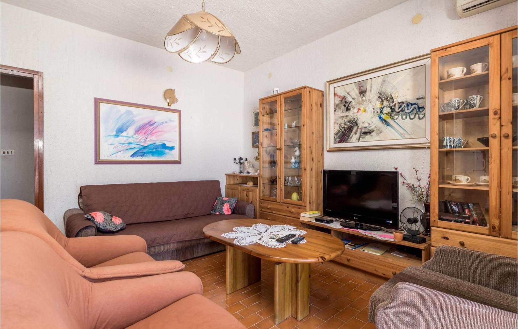 2 Bedroom Nice Apartment In יבלנץ מראה חיצוני תמונה